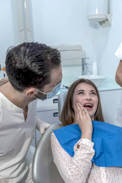 Best Tooth Infection Emergency Dentist  in Country Club Hls, IL